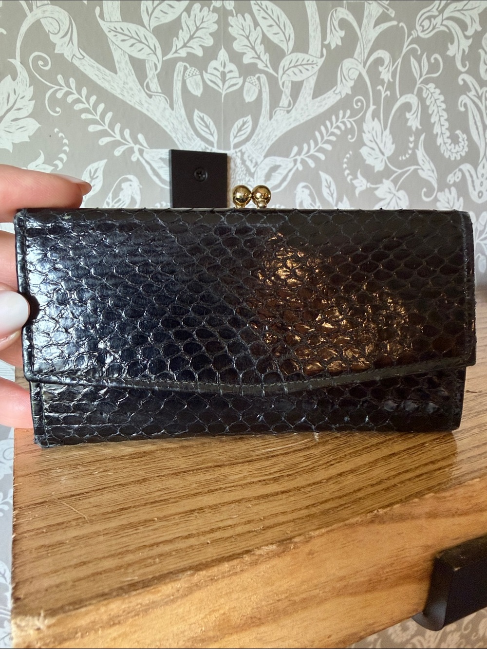 St Thomas Vintage Black Genuine Cobra Snakeskin Kisslock Wallet Mini Size EUC
